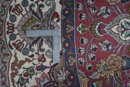 Close-up detail of New Tabriz 50/60/70 Raj rug from Iran / Persia showing Cork weave