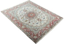 Close-up detail of New Tabriz 50/60/70 Raj rug from Iran / Persia showing Cork weave