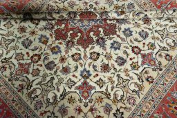 Close-up detail of 2000s Tabriz 50/60/70 Raj rug from Iran / Persia showing Cork weave