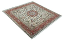 Close-up detail of 2000s Tabriz 50/60/70 Raj rug from Iran / Persia showing Cork weave