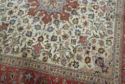 Close-up detail of 2000s Tabriz 50/60/70 Raj rug from Iran / Persia showing Cork weave