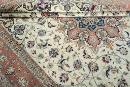 Close-up detail of 2000s Tabriz 50/60/70 Raj rug from Iran / Persia showing Cork weave