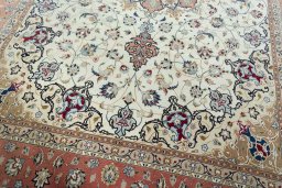 Close-up detail of 2000s Tabriz 50/60/70 Raj rug from Iran / Persia showing Cork weave