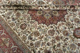 Close-up detail of 2000s Tabriz 50/60/70 Raj rug from Iran / Persia showing Cork weave