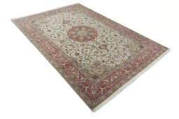 Close-up detail of 2000s Tabriz 50/60/70 Raj rug from Iran / Persia showing Cork weave