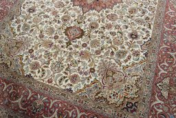 Close-up detail of 2000s Tabriz 50/60/70 Raj rug from Iran / Persia showing Cork weave