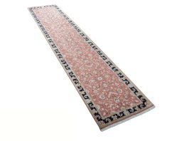 Close-up detail of 2000s Tabriz 50/60/70 Raj rug from Iran / Persia showing Cork weave