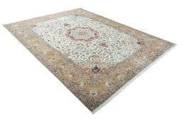 Close-up detail of 2000s Tabriz 50/60/70 Raj rug from Iran / Persia showing Cork weave