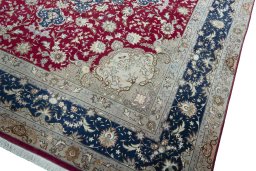 Close-up detail of 2000s Tabriz 50/60/70 Raj rug from Iran / Persia showing Cork weave