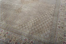 Close-up detail of 2000s Tabriz 50/60/70 Raj rug from Iran / Persia showing Cork weave