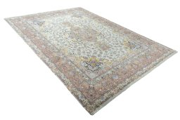 Close-up detail of 2000s Tabriz 50/60/70 Raj rug from Iran / Persia showing Cork weave