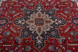 Central medallion detail of 2000s Tabriz 50/60/70 Raj rug from Iran / Persia