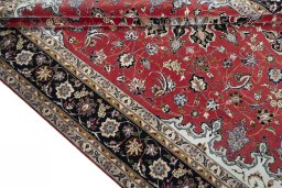 Close-up detail of 2000s Tabriz 50/60/70 Raj rug from Iran / Persia showing Cork weave