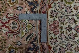 Close-up detail of New Tabriz 50/60/70 Raj rug from Iran / Persia showing Cork weave