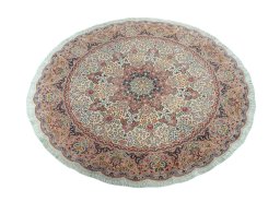 Corner detail of New Tabriz 50/60/70 Raj rug showing border pattern and Cork pile