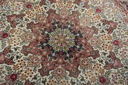 Central medallion detail of New Tabriz 50/60/70 Raj rug from Iran / Persia