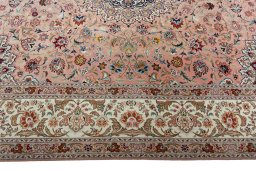Close-up detail of 2000s Tabriz 50/60/70 Raj rug from Iran / Persia showing Cork weave