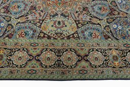 Corner detail of New Tabriz 50/60/70 Raj rug showing border pattern and Cork pile