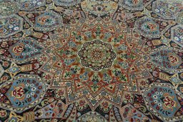 Central medallion detail of New Tabriz 50/60/70 Raj rug from Iran / Persia