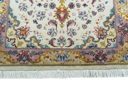 Close-up detail of 2000s Tabriz 50/60/70 Raj rug from Iran / Persia showing Cork weave