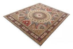 Corner detail of New Tabriz 50/60/70 Raj rug showing border pattern and Cork pile