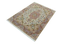 Corner detail of New Tabriz 50/60/70 Raj rug showing border pattern and Cork pile