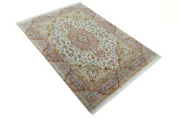 Close-up detail of New Tabriz 50/60/70 Raj rug from Iran / Persia showing Cork weave