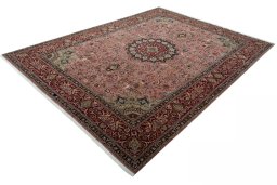 Corner detail of New Tabriz 50/60/70 Raj rug showing border pattern and Cork pile