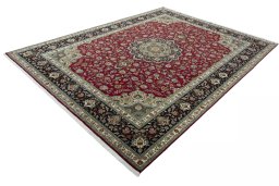 Corner detail of New Tabriz 50/60/70 Raj rug showing border pattern and Cork pile