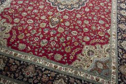 Close-up detail of New Tabriz 50/60/70 Raj rug from Iran / Persia showing Cork weave