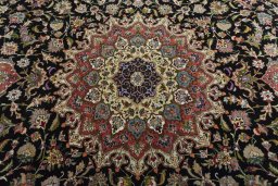 Central medallion detail of New Tabriz 50/60/70 Raj rug from Iran / Persia
