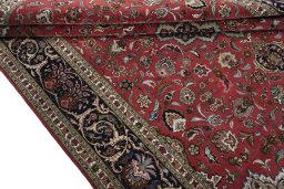 Close-up detail of 2000s Tabriz 50/60/70 Raj rug from Iran / Persia showing Cork weave