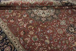 Close-up detail of 2000s Tabriz 50/60/70 Raj rug from Iran / Persia showing Cork weave