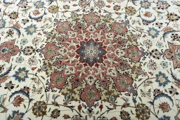 Central medallion detail of New Tabriz 50/60/70 Raj rug from Iran / Persia