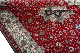 Close-up detail of New Tabriz 50/60/70 Raj rug from Iran / Persia showing Cork weave