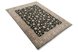 Close-up detail of New Tabriz 50/60/70 Raj rug from Iran / Persia showing Cork weave
