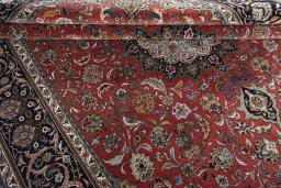 Close-up detail of New Tabriz 50/60/70 Raj rug from Iran / Persia showing Cork weave