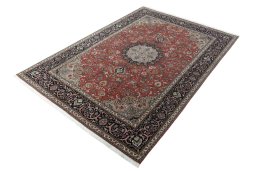 Corner detail of New Tabriz 50/60/70 Raj rug showing border pattern and Cork pile