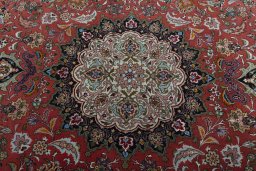Central medallion detail of New Tabriz 50/60/70 Raj rug from Iran / Persia