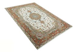 Close-up detail of New Tabriz 50/60/70 Raj rug from Iran / Persia showing Cork weave