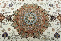 Central medallion detail of New Tabriz 50/60/70 Raj rug from Iran / Persia