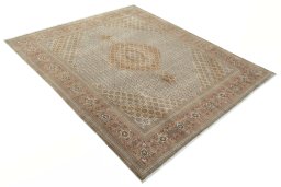 Close-up detail of 2000s Tabriz 50/60/70 Raj rug from Iran / Persia showing Cork weave
