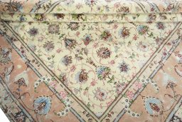 Close-up detail of 2000s Tabriz 50/60/70 Raj rug from Iran / Persia showing Cork weave