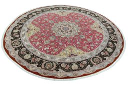Corner detail of New Tabriz 50/60/70 Raj rug showing border pattern and Cork pile