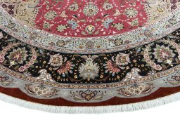 Close-up detail of New Tabriz 50/60/70 Raj rug from Iran / Persia showing Cork weave