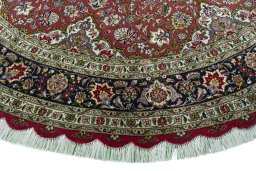 Close-up detail of New Tabriz 50/60/70 Raj rug from Iran / Persia showing Cork weave