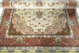 Close-up detail of 2000s Tabriz 50/60/70 Raj rug from Iran / Persia showing Cork weave