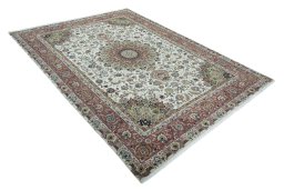 Close-up detail of 2000s Tabriz 50/60/70 Raj rug from Iran / Persia showing Cork weave