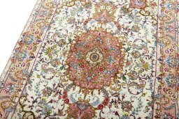 Central medallion detail of New Tabriz 50/60/70 Raj rug from Iran / Persia