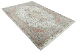 Close-up detail of 2000s Tabriz 50/60/70 Raj rug from Iran / Persia showing Cork weave